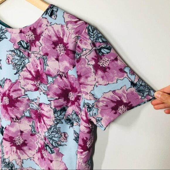 Aritzia Babaton Patricio T-Shirt Dress in Blue and Purple Floral Size 4 - Picture 3 of 6